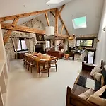 Escoffier Villa Beaune (Cote d'Or)