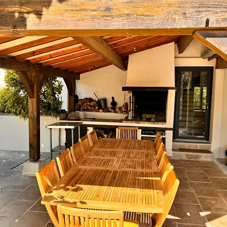 Escoffier Vila Beaune (Cote d'Or)